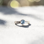 Anillo Axia Topacio celeste y Moissanitas Plata 950