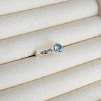 Anillo Axia Topacio celeste y Moissanitas Plata 950