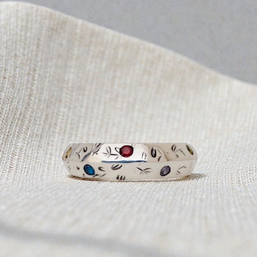 Anillo Eternal Leaf –12 piedras