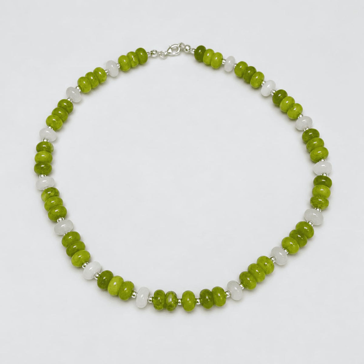 Collar de jade verde y blanco -  Plata