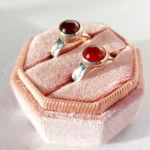 Anillo granate y plata - Imagen 4