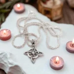 Nudo de Bruja con Ópalo