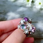 anillo glam con topacio mistico