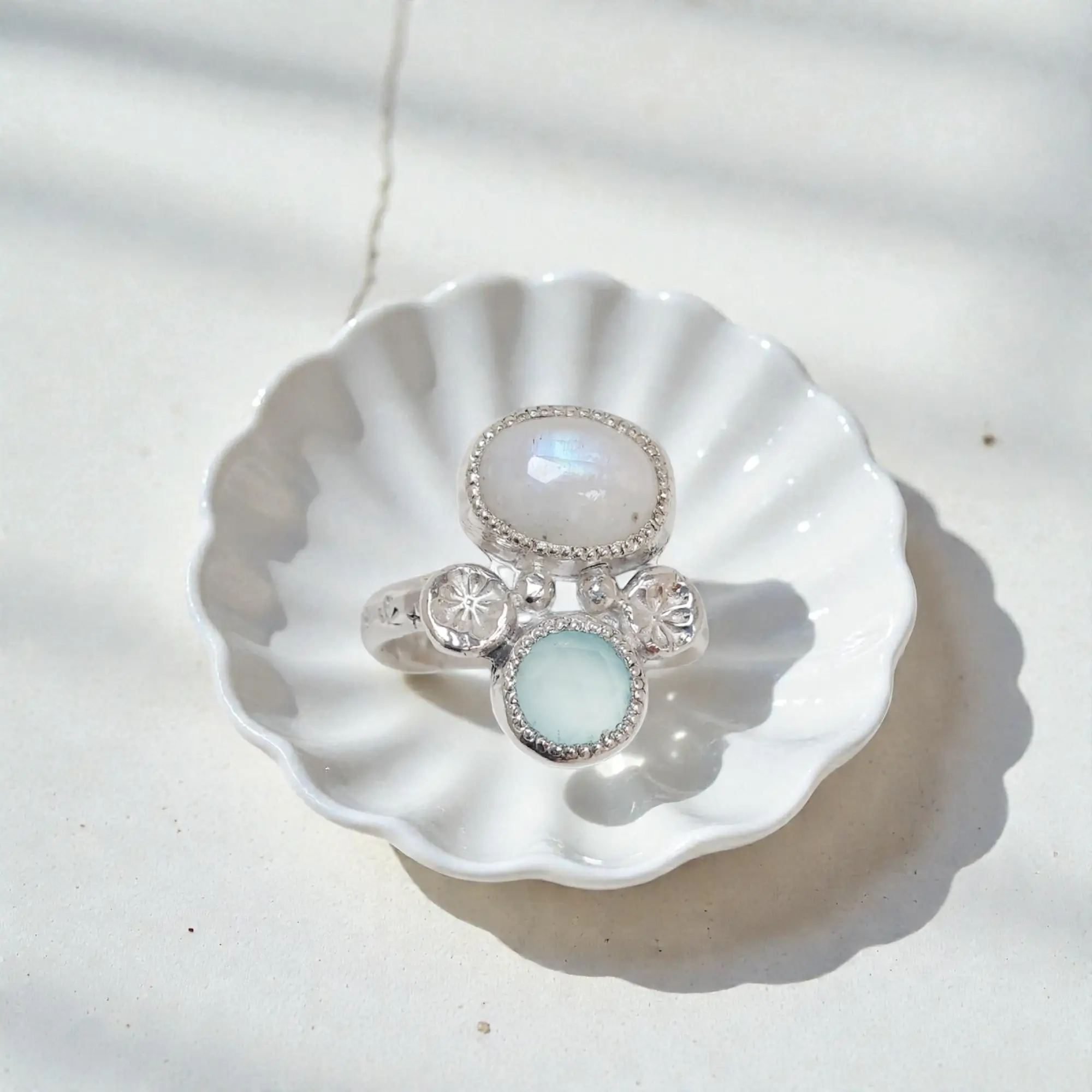 Mix Piedra Luna, calcedonia agua- Anillo Mix de Piedra Luna y Calcedonia Aqua - Imagen 1