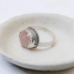 Anillo cuarzo rosa