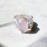 Anillo Rayas con Cuarzo Rosa