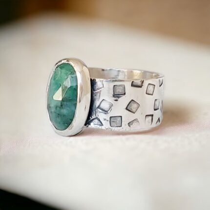 Anillo con raíz de esmeralda , plata 950