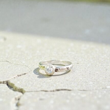 Anillo leaf con moissanita - Plata 950