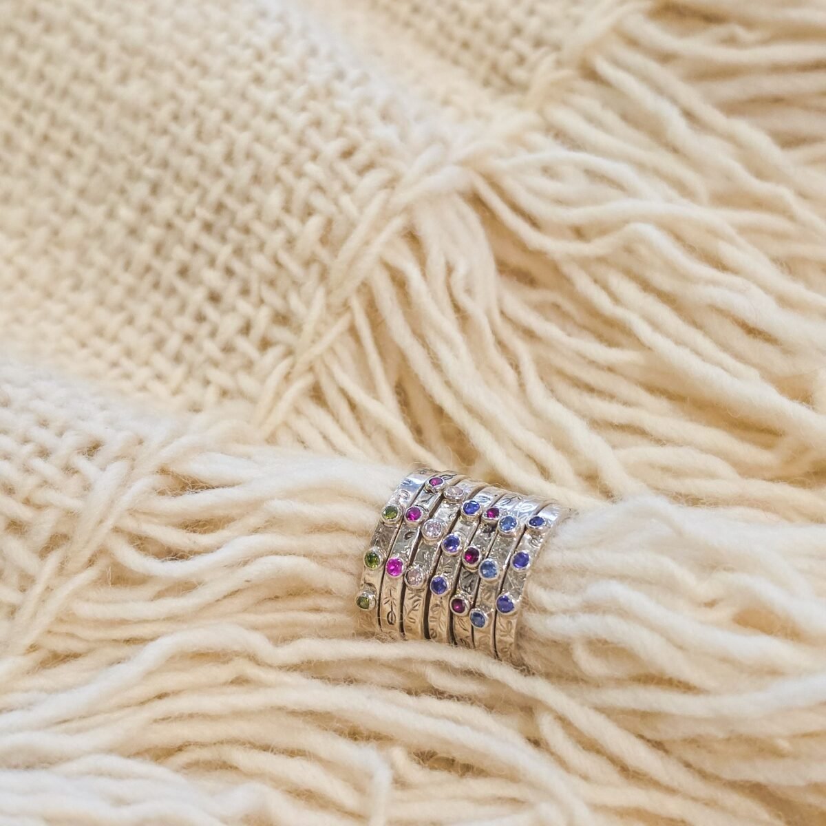 Anillos de plata con piedras naturales - Plataia