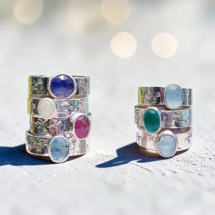 Colección de anillos Ori en plata 950 con piedras naturales: turmalina, iolita, aguamarina, ágata verde y ópalo