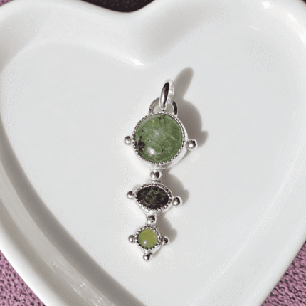 Colgante Prehnita, Turmalina y Peridoto, hecho a mano en Plata 950